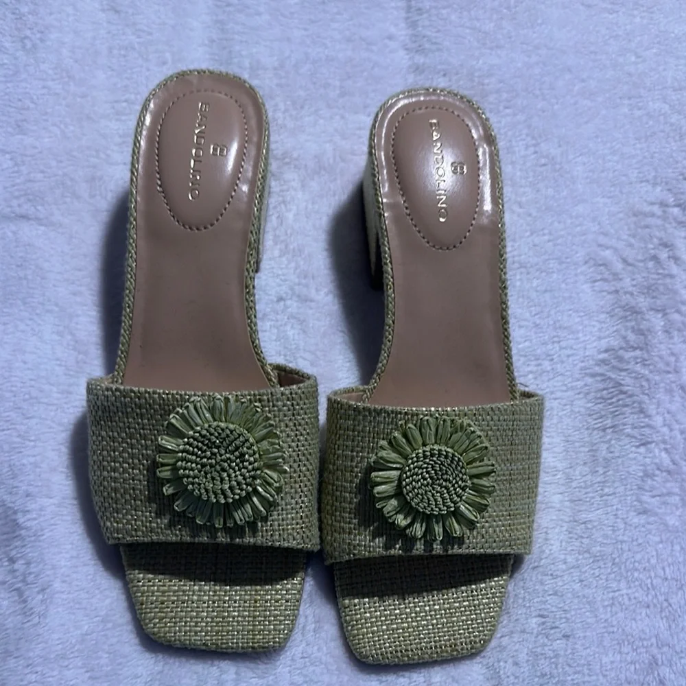 Bandolino Green Mules with Nature-Inspired Design - Picture 7 of 8